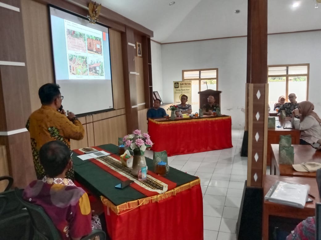 RTLH Arsitektur Yogyakarta di Kebonharjo mendapat Kunjungan dari Dua Kementerian
